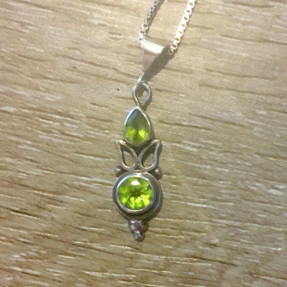 August birthstone necklace